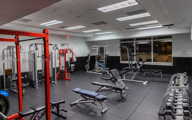 1200 Brickell Bay Dr 4220, Miami, FL 33131