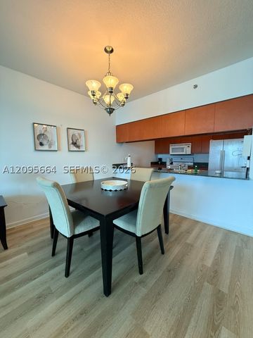 1200 Brickell Bay Dr 4220, Miami, FL 33131