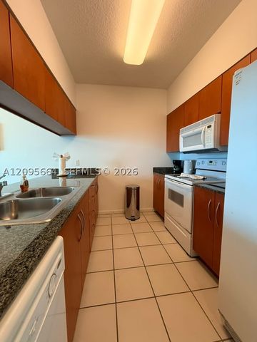 1200 Brickell Bay Dr 4220, Miami, FL 33131