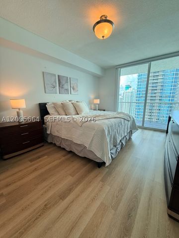 1200 Brickell Bay Dr 4220, Miami, FL 33131