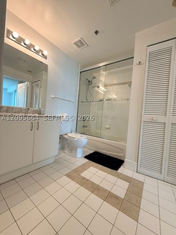 1200 Brickell Bay Dr 4220, Miami, FL 33131