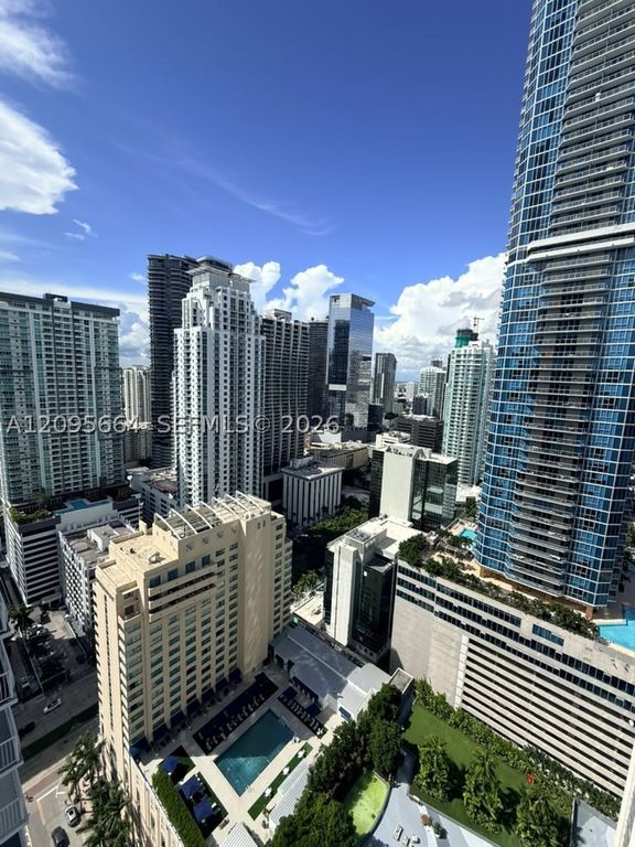 1200 Brickell Bay Dr 4220, Miami, FL 33131