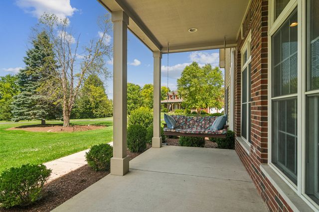 175 Clover Hill Lane, North Barrington, IL 60010