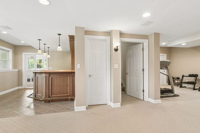 175 Clover Hill Lane, North Barrington, IL 60010