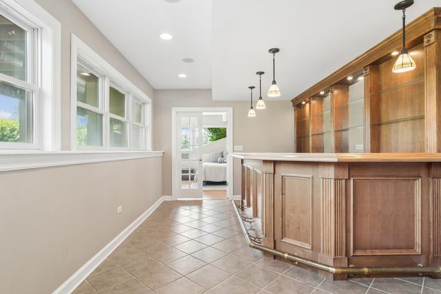 175 Clover Hill Lane, North Barrington, IL 60010
