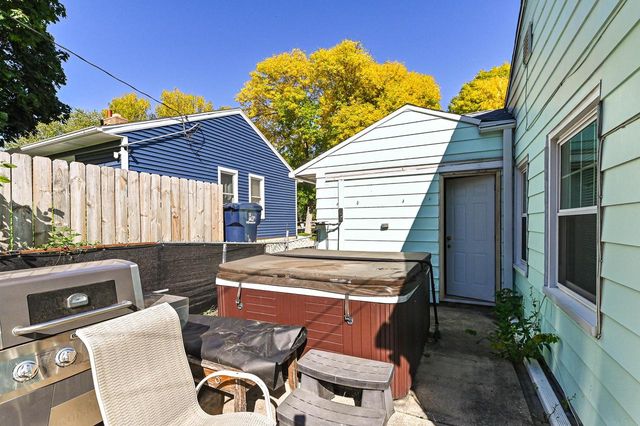 6117 W Bennett AVENUE, Milwaukee, WI 53219