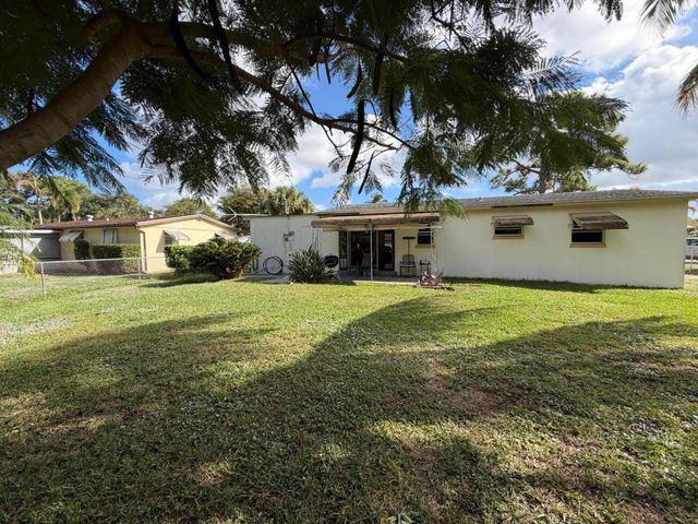 813 Burch Drive, West Palm Beach, FL 33415