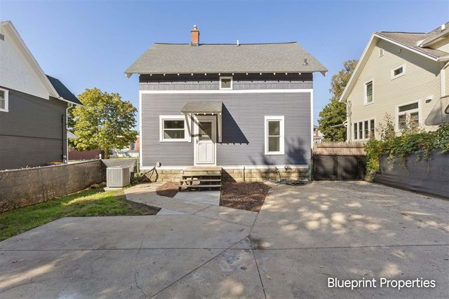 38 Benjamin Avenue, Grand Rapids, MI 49503