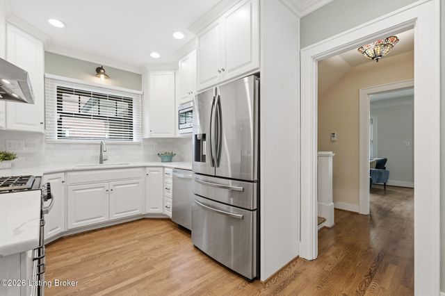 2435 Broadmeade Rd, Seneca Gardens, KY 40205