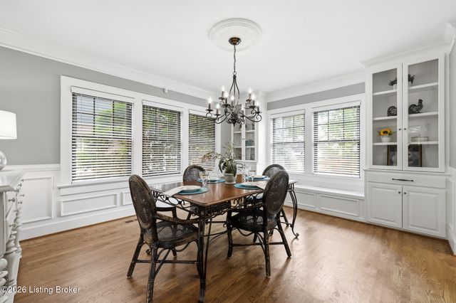 2435 Broadmeade Rd, Seneca Gardens, KY 40205