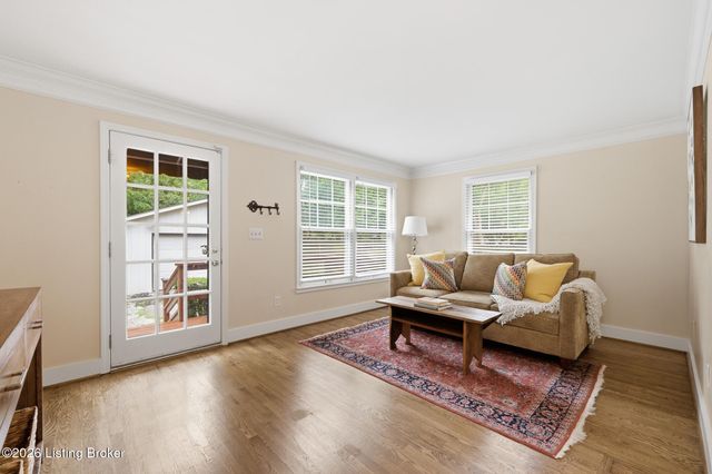 2435 Broadmeade Rd, Seneca Gardens, KY 40205