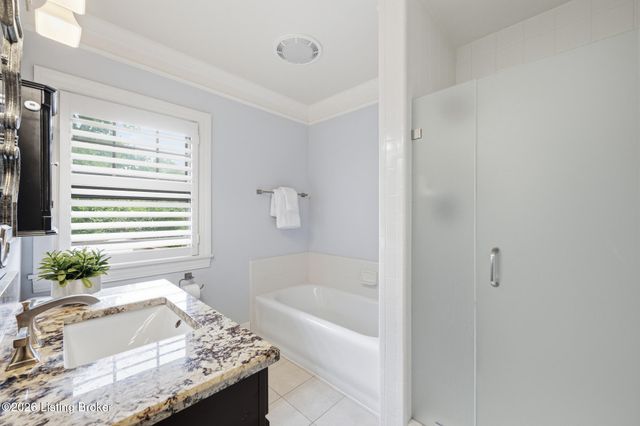 2435 Broadmeade Rd, Seneca Gardens, KY 40205