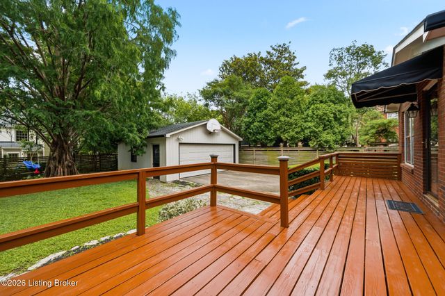 2435 Broadmeade Rd, Seneca Gardens, KY 40205