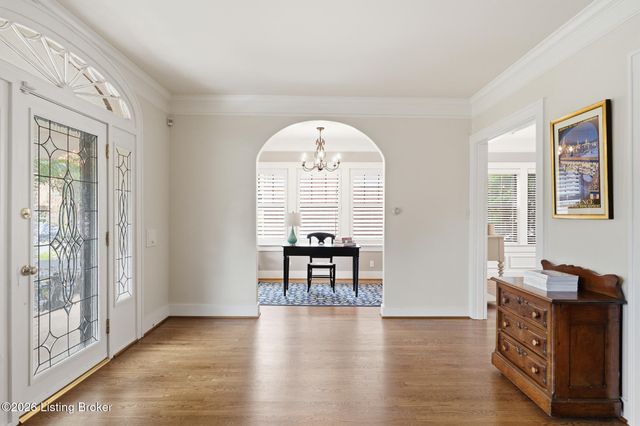 2435 Broadmeade Rd, Seneca Gardens, KY 40205