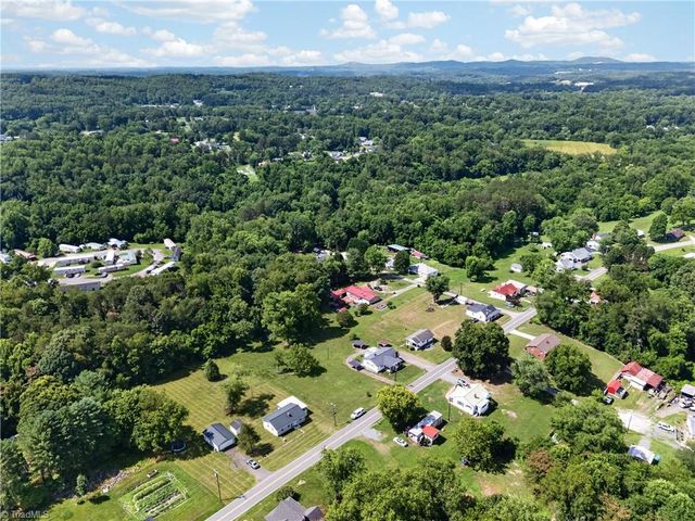 268 Smith Lane, Mount Airy, NC 27030