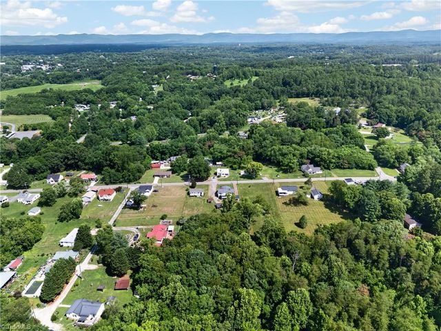 268 Smith Lane, Mount Airy, NC 27030