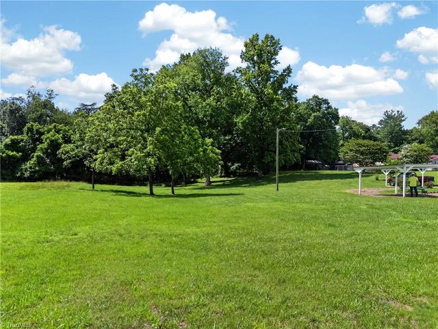 268 Smith Lane, Mount Airy, NC 27030