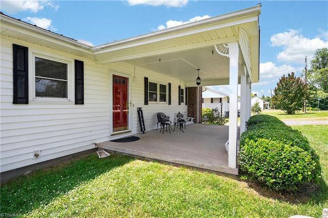 268 Smith Lane, Mount Airy, NC 27030