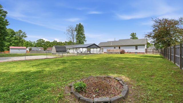 74 Dogwood Ct, Tullahoma, TN 37388