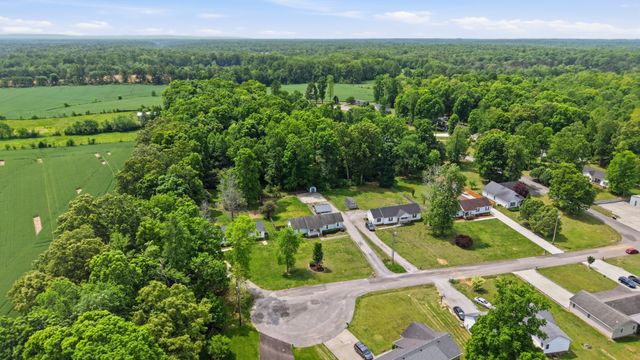 74 Dogwood Ct, Tullahoma, TN 37388