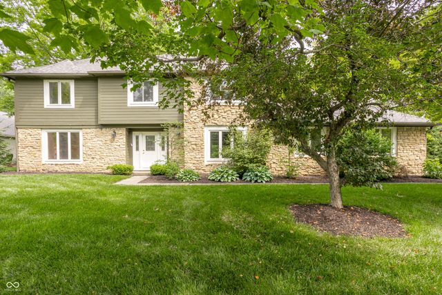 1030 Maxwell Lane, Zionsville, IN 46077