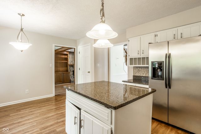 1030 Maxwell Lane, Zionsville, IN 46077