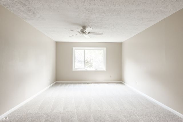 1030 Maxwell Lane, Zionsville, IN 46077