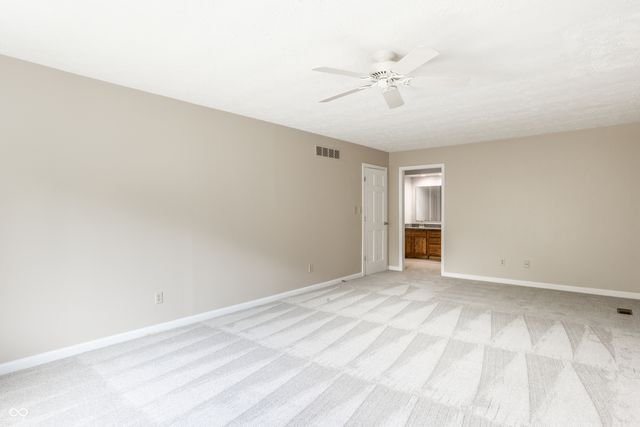 1030 Maxwell Lane, Zionsville, IN 46077