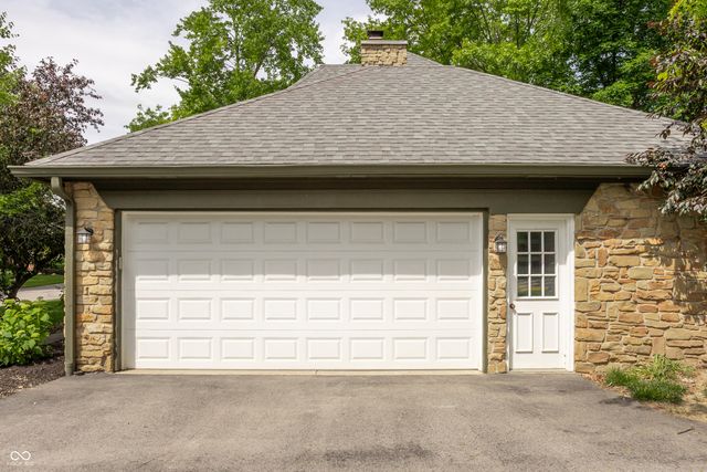 1030 Maxwell Lane, Zionsville, IN 46077