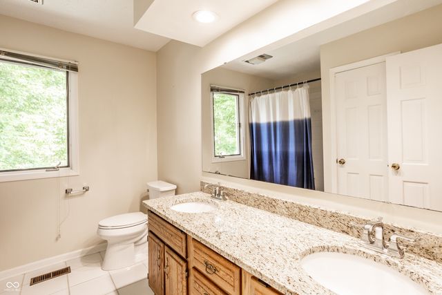 1030 Maxwell Lane, Zionsville, IN 46077