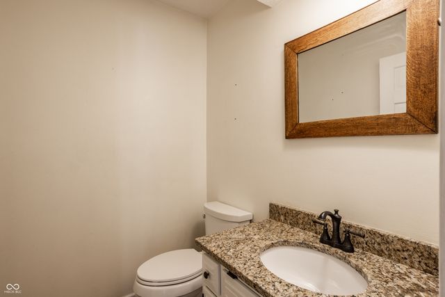 1030 Maxwell Lane, Zionsville, IN 46077