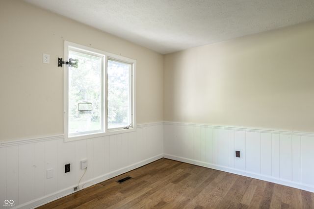 1030 Maxwell Lane, Zionsville, IN 46077