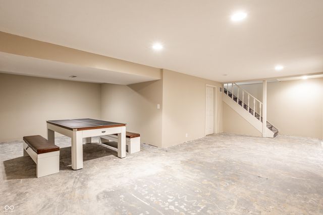 1030 Maxwell Lane, Zionsville, IN 46077
