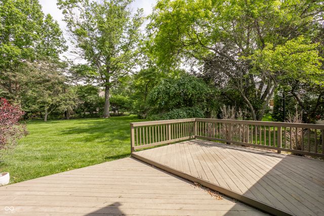 1030 Maxwell Lane, Zionsville, IN 46077