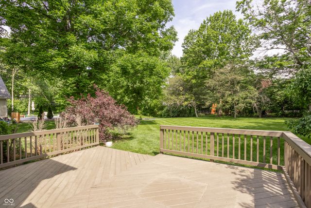 1030 Maxwell Lane, Zionsville, IN 46077