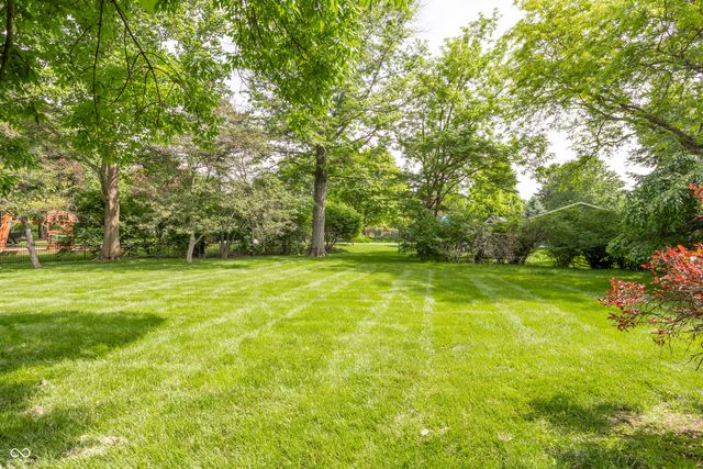 1030 Maxwell Lane, Zionsville, IN 46077