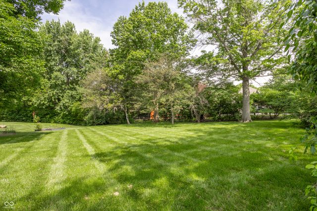 1030 Maxwell Lane, Zionsville, IN 46077