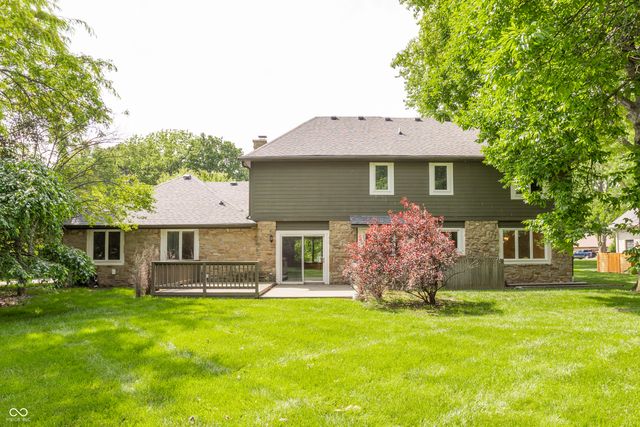 1030 Maxwell Lane, Zionsville, IN 46077