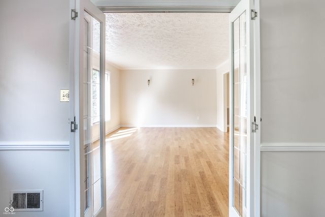 1030 Maxwell Lane, Zionsville, IN 46077