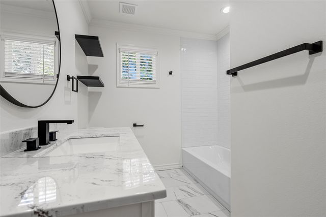 611 N Rita Street, Lacy Lakeview, TX 76705