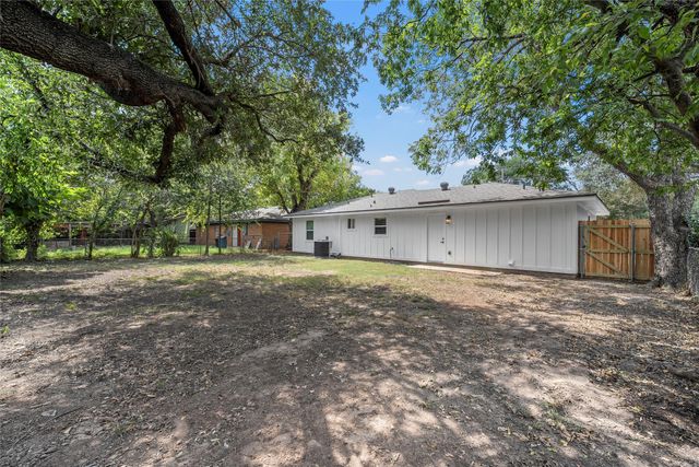 611 N Rita Street, Lacy Lakeview, TX 76705