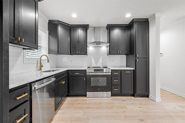 611 N Rita Street, Lacy Lakeview, TX 76705