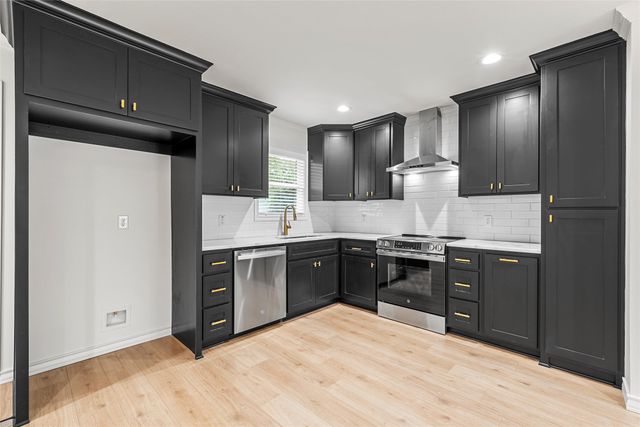 611 N Rita Street, Lacy Lakeview, TX 76705