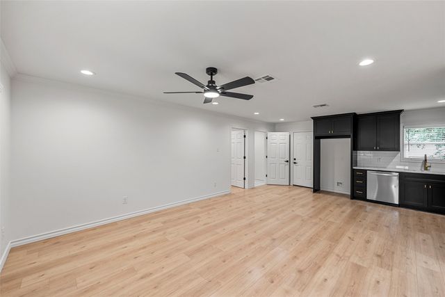 611 N Rita Street, Lacy Lakeview, TX 76705