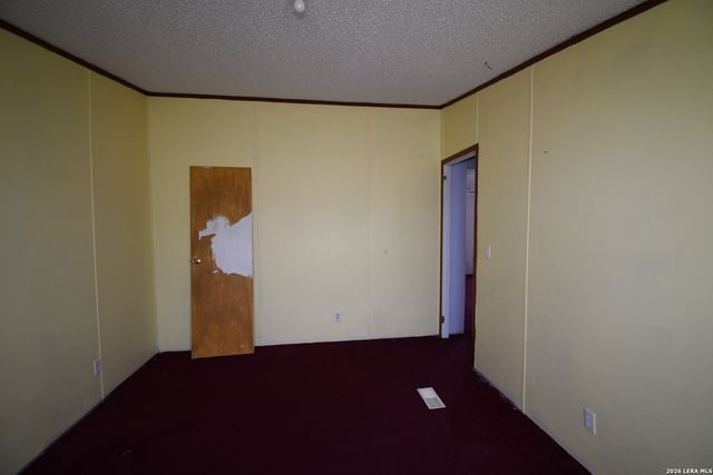 517 CORLEY DR, Devine, TX 78016