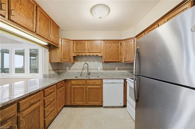 1874 E Ocean View Ave Apt B, Norfolk, VA 23503