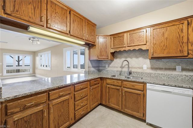 1874 E Ocean View Ave Apt B, Norfolk, VA 23503