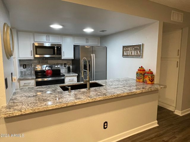 7811 E PARK VIEW Drive, Mesa, AZ 85208