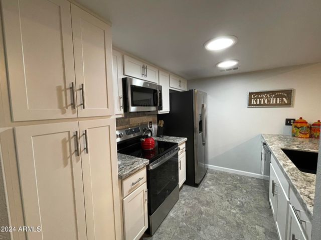 7811 E PARK VIEW Drive, Mesa, AZ 85208