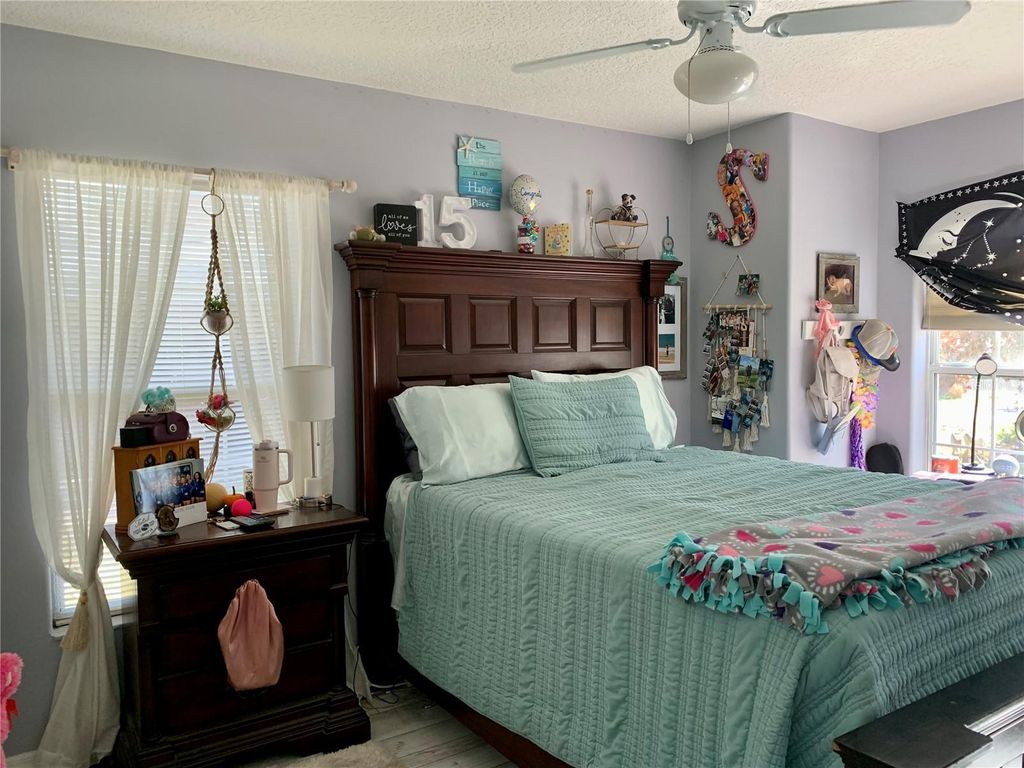 Image 13 of property listing at 31928 HARRIS ROAD, Tavares, FL 32778